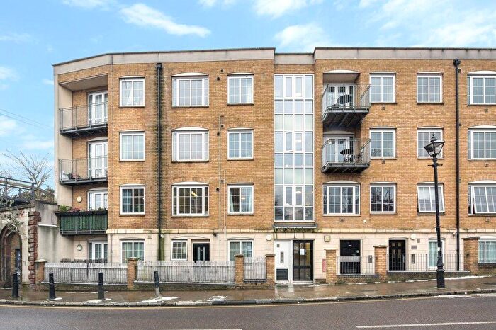 1 Bedroom Flat For Sale In Coborn Road, Bow, London, E3