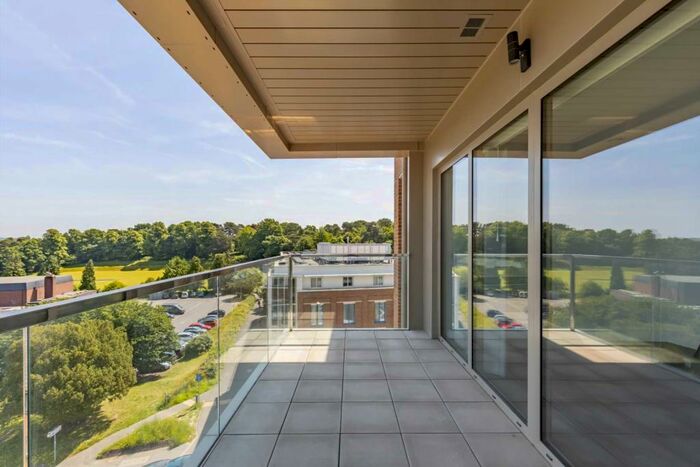 2 Bedroom Apartment To Rent In Westminster House - Perrymount Apartments, RH16