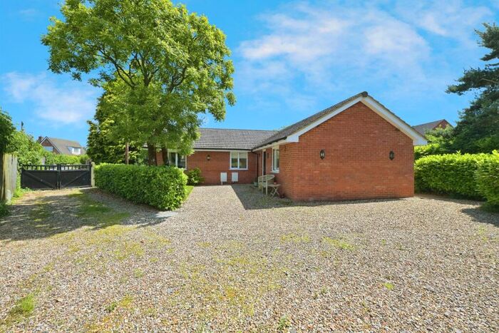 2 Bedroom Detached House For Sale In Field Close, West Haddon, Northampton, NN6