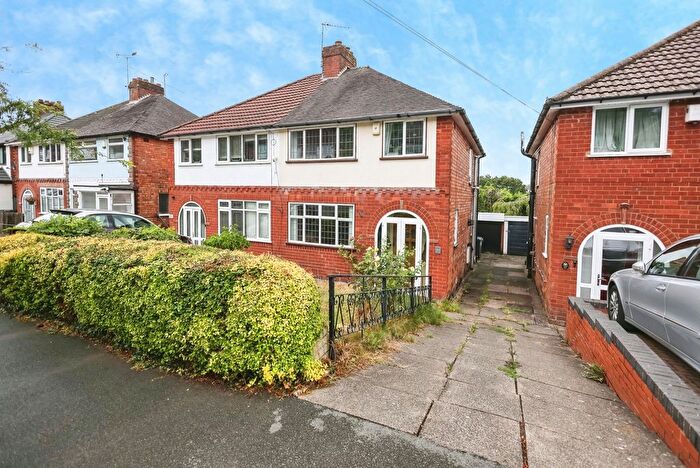 3 Bedroom Semi-Detached House For Sale In Nigel Avenue, Birmingham, West Midlands, B31