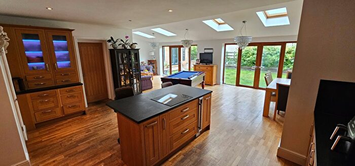 4 Bedroom Detached House For Sale In Quarry Hill Road, Rotherham, S63