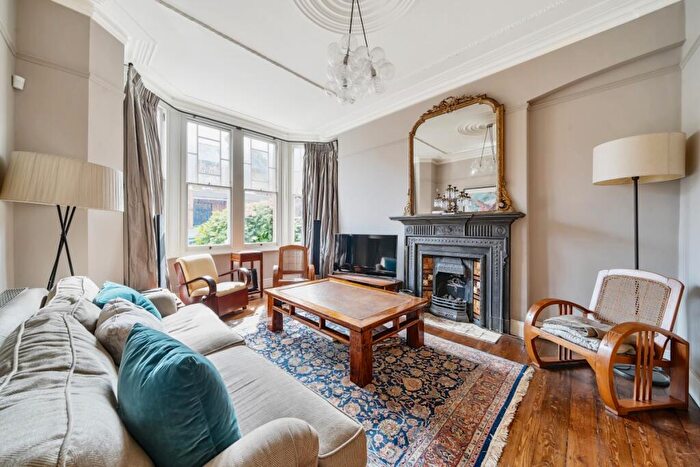 5 Bedroom End Of Terrace House To Rent In Gladwell Road London, N8