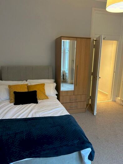 3 Bedroom Flat To Rent In Albert Street, Leith, Edinburgh, EH7