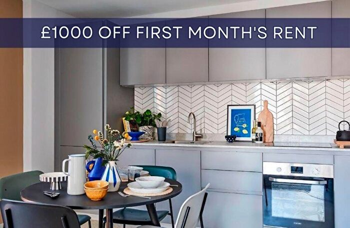 2 Bedroom Apartment To Rent In Rosewood, Box Makers Yard, BS2