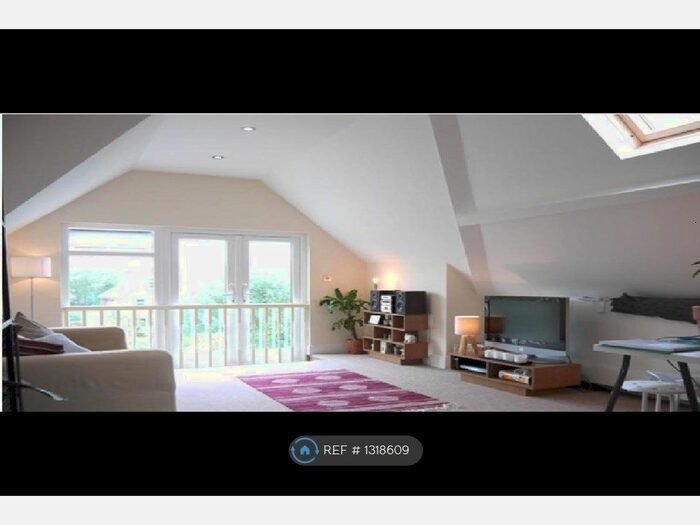 2 Bedroom Flat To Rent In Julian Road, Folkestone CT19