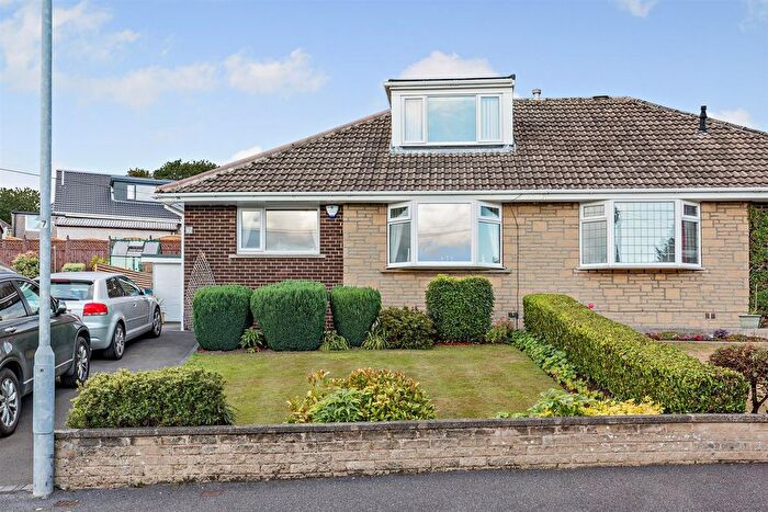 2 Bedroom Semi-Detached Bungalow For Sale In St. Pauls Road, Huddersfield, HD5