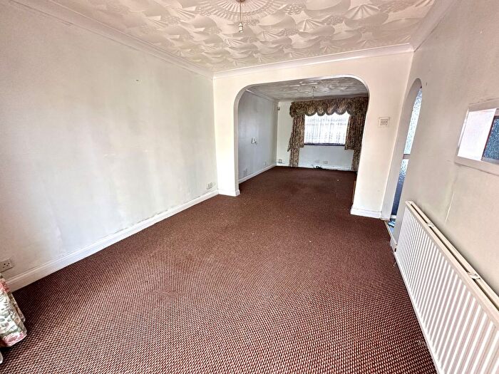 3 Bedroom Semi-Detached House To Rent In Shakespeare Avenue, Hayes, Greater London, UB4