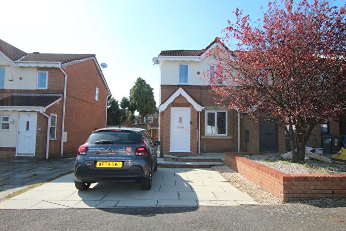 2 Bedroom Semi-Detached House To Rent In Hollins, Middleton, M24