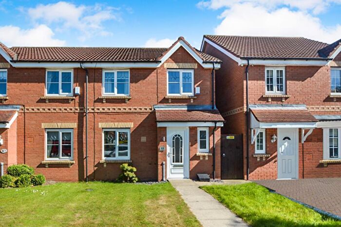 3 Bedroom Semi-Detached House To Rent In Leadhills Way, Bransholme, Hull, HU7