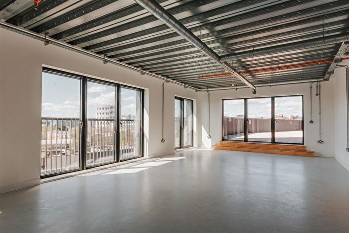 3 Bedroom Flat To Rent In Aire Lofts, Climate Innovation District, LS9