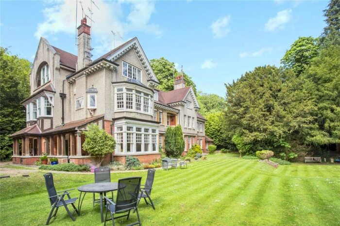 3 Bedroom Apartment To Rent In Harestone Valley Road Caterham, CR3