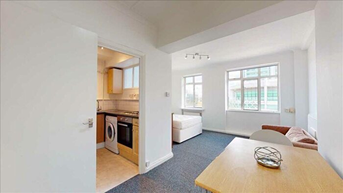 Studio To Rent In Warren Court, Euston Road, London, NW1