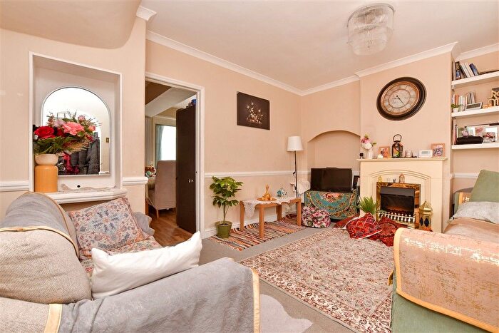 3 Bedroom Terraced House For Sale In Shrewsbury Road, Carshalton, Surrey, SM5