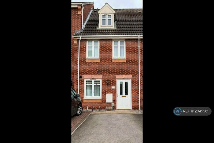 3 Bedroom Terraced House To Rent In Staunton Park, Kingswood, Hull, HU7