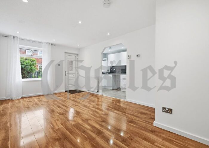 1 Bedroom Flat For Sale In Portland Road, South Tottenham, N15