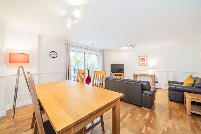 1 Bedroom Flat For Sale In High Timber Street, Globe View, EC4V