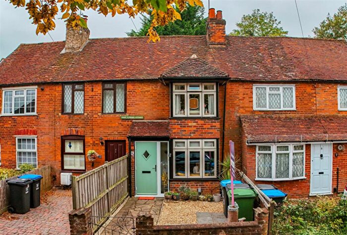 2 Bedroom House For Sale In Tile Kiln Lane, Hemel Hempstead, HP3