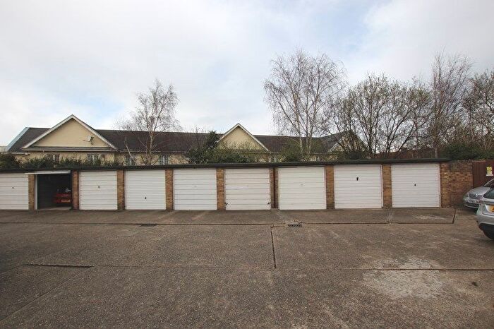 2 Bedroom Flat For Sale In Estuary Lodge, Eastern Esplanade, Thorpe Bay, SS1