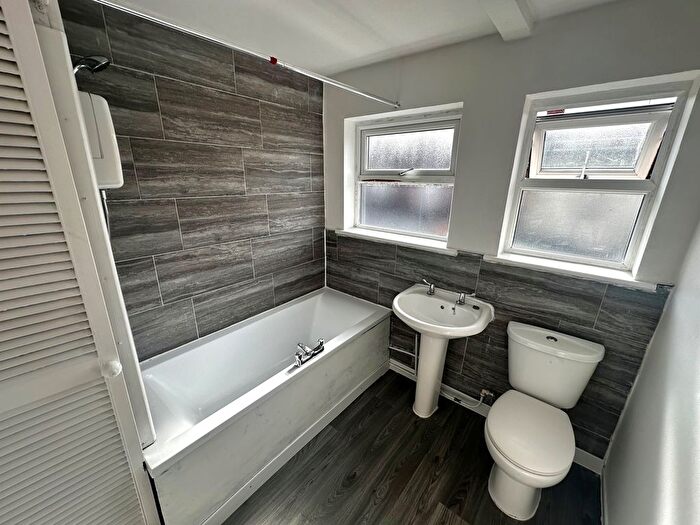 2 Bedroom Property To Rent In Maybank Road, Tranmere, Birkenhead, CH42