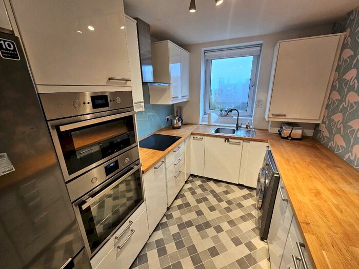 2 Bedroom Flat To Rent In Mount Street, Rosemount, Aberdeen, AB25