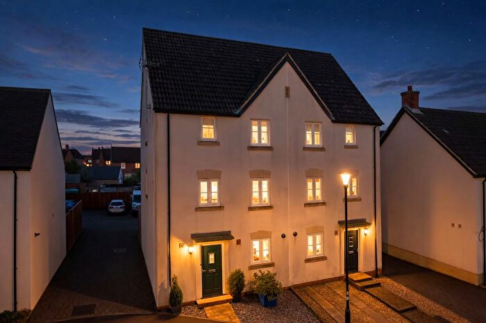 5 Bedroom Semi Detached House For Sale In Blandford Road, Shepton Mallet, BA4