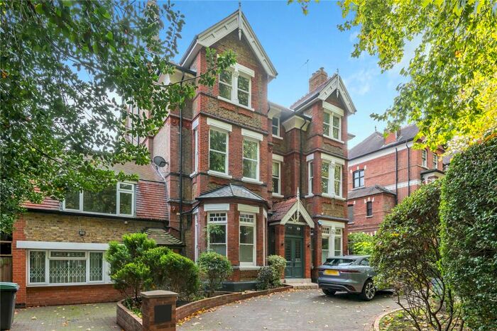 2 Bedroom Flat To Rent In Shepherds Hill, Highgate, London, N6