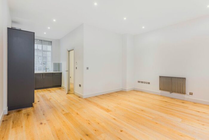 1 Bedroom Flat To Rent In Berwick Street, London, W1F