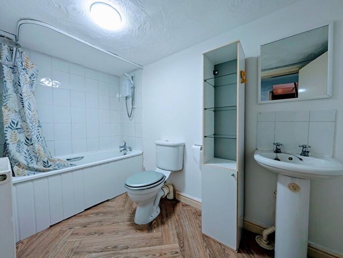 1 Bedroom Flat To Rent In , Granville Road, Manchester, Greater Manchester, M14