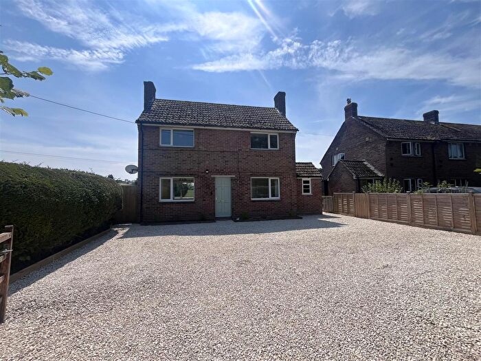 3 Bedroom Detached House To Rent In Holywell, Dorchester, DT2