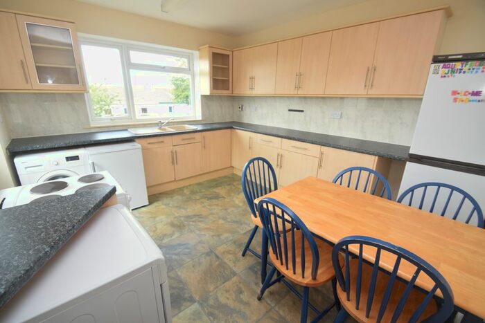 4 Bedroom Semi-Detached House To Rent In Meadowbank Road, Falmouth TR11