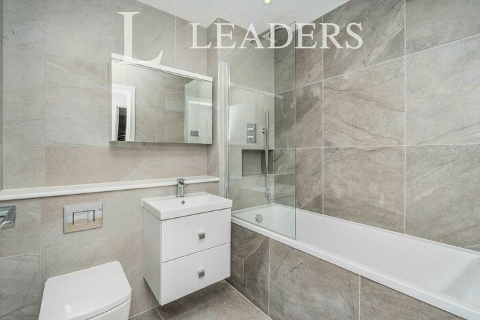 1 Bedroom Apartment To Rent In Compass Point, Romsey Road, SO16