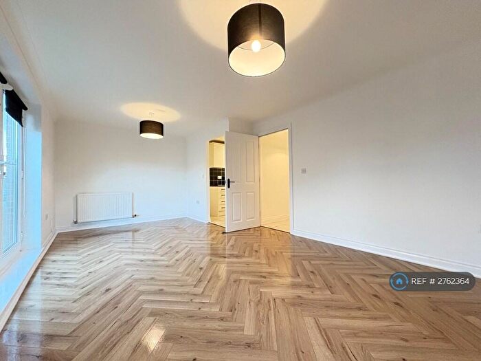 2 Bedroom Flat To Rent In The Grange, Birkenhead, CH42