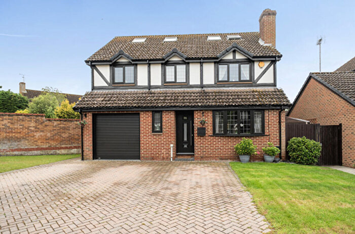 5 Bedroom Detached House For Sale In Huddington Glade, Yateley, Hampshire, GU46