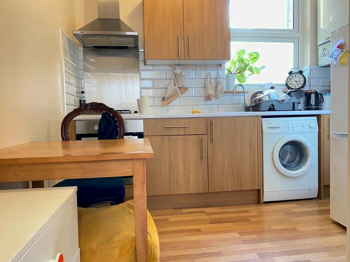 1 Bedroom Flat To Rent In Crossfield Road, Turnpike Lane, N17