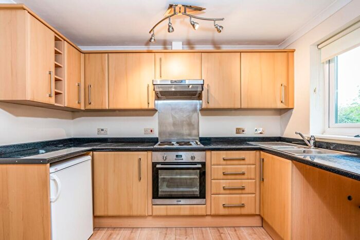 1 Bedroom Flat To Rent In Thames Close, West End, SO18