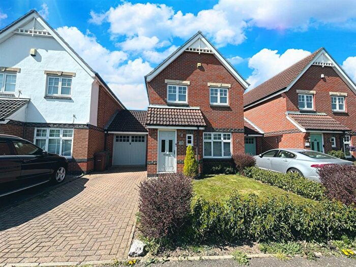 3 Bedroom Link Detached House For Sale In Cole Avenue, Chadwell St. Mary, Grays, RM16