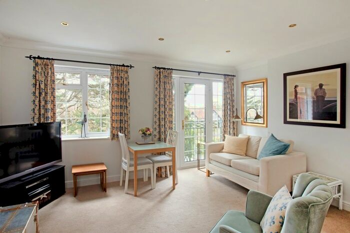 1 Bedroom Flat To Rent In St. Leonards Road, Windsor SL4