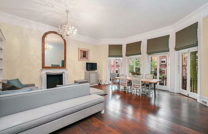 3 Bedroom Apartment To Rent In Cabbell Street, Marylebone, London, NW1