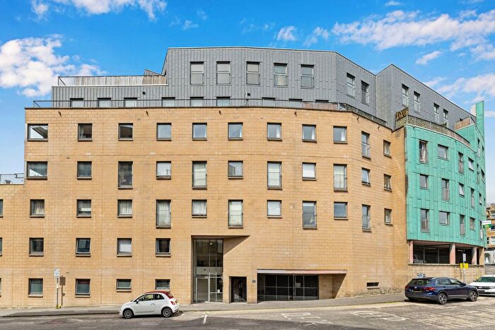 2 Bedroom Flat For Sale In / Abbey Lane, Abbeyhill, Edinburgh, EH8