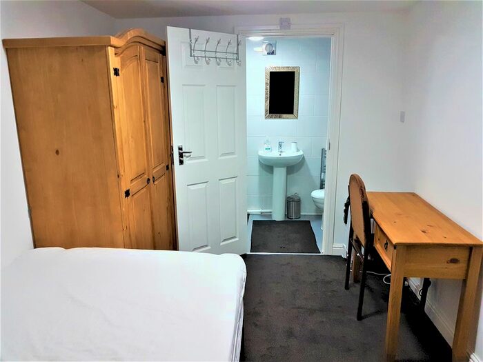 5 Bedroom End Of Terrace House To Rent In Canal View, Coventry, CV1