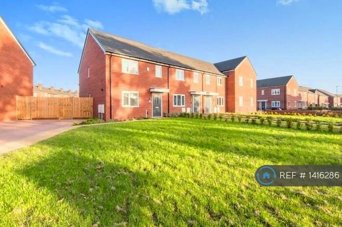 3 Bedroom Terraced House To Rent In Boothen Old Road, Stoke-On-Trent, ST4