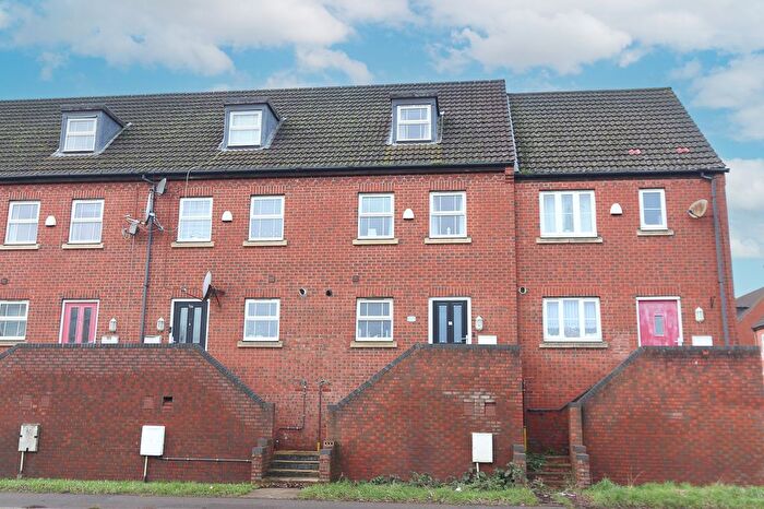 3 Bedroom Town House For Sale In The Embankment, Wellingborough, NN8