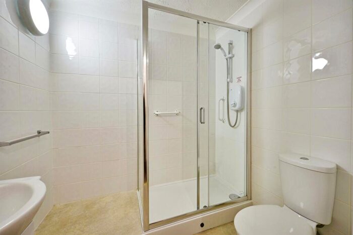 1 Bedroom Retirement Property To Rent In Hengist Court, Marsham Street, Maidstone, ME14