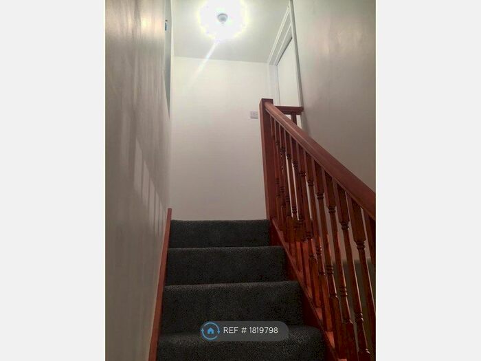 1 Bedroom Flat To Rent In Brimsdown Avenue, Enfield, EN3