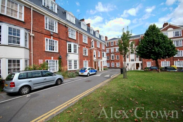 3 Bedroom Apartment To Rent In Tyndale Mansions, Upper Street, Islington, N1