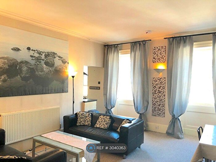 2 Bedroom Flat To Rent In Alfred Street, Bath, BA1