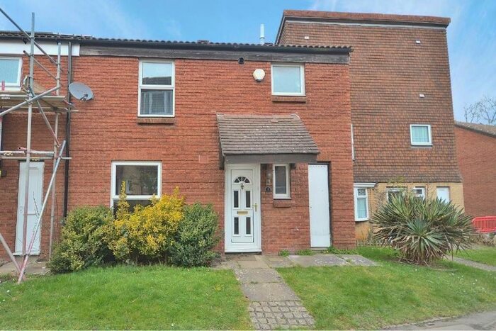 3 Bedroom House To Rent In Blueberry Rise, Northampton, NN3