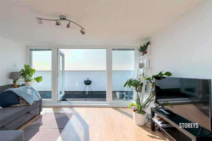 4 Bedroom Apartment To Rent In Carnarvan Road, South Woodford, London, E18