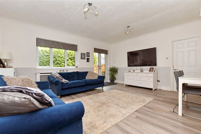 2 Bedroom End Terrace House For Sale In Lower Dunnymans, Banstead, Surrey, SM7