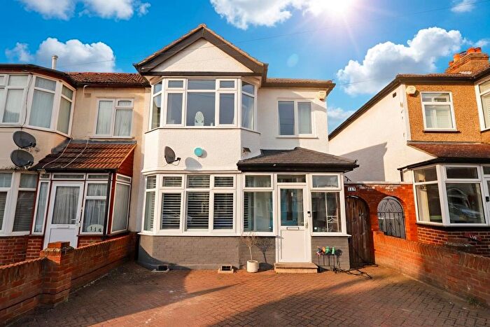 3 Bedroom End Terrace House For Sale In Ryefield Avenue, Hillingdon, UB10